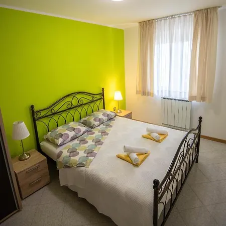 Vrenjak 2 * Portorož